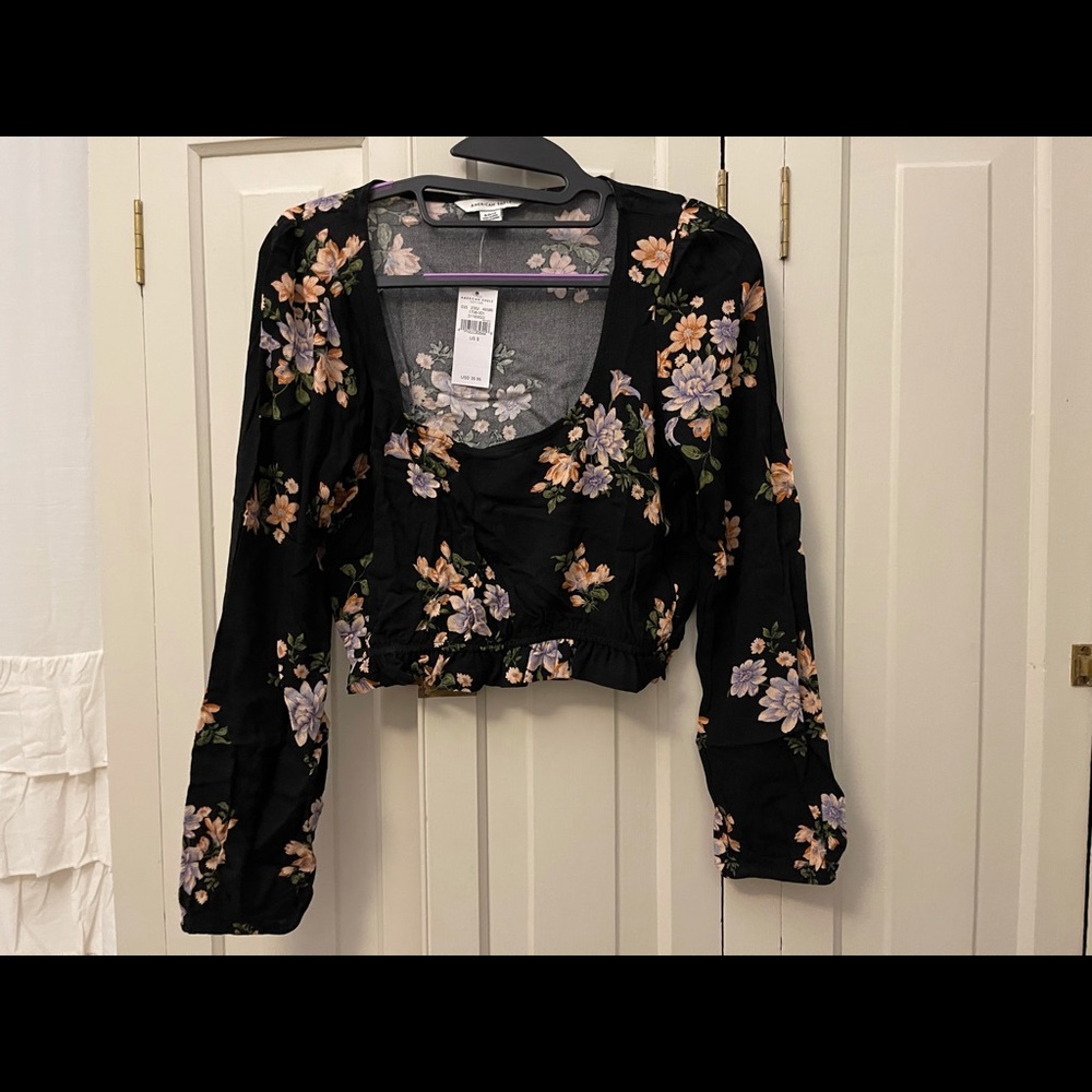 NWT floral crop top***